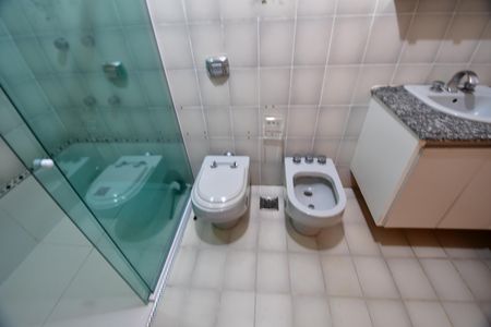 Casa para alugar com 659m², 4 quartos e 6 vagasBanheiro Suíte