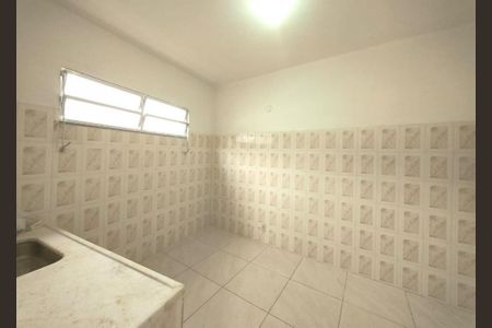 Cozinha de casa para alugar com 2 quartos, 60m² em São Sebastiao, Petrópolis