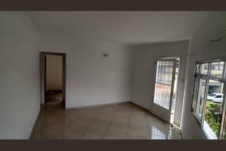 Sala de casa para alugar com 2 quartos, 60m² em São Sebastiao, Petrópolis