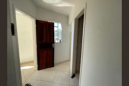 Corredor de casa para alugar com 2 quartos, 60m² em São Sebastiao, Petrópolis