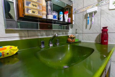 Casa à venda com 185m², 4 quartos e 2 vagasCasa 1 - Banheiro 1