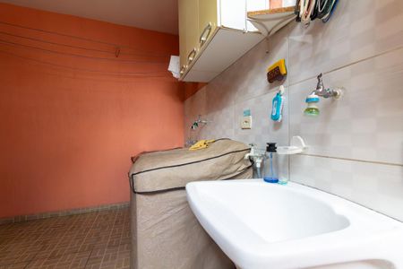 Casa à venda com 185m², 4 quartos e 2 vagasCasa 1 - Área de serviço