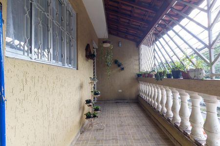 Casa à venda com 185m², 4 quartos e 2 vagasCasa 2 - Varanda