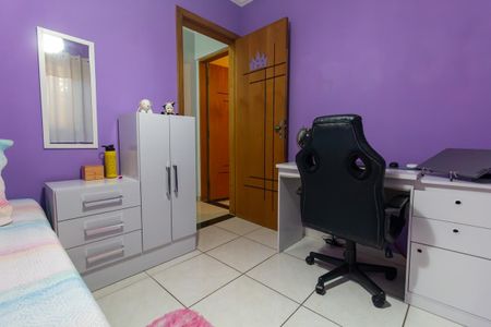 Casa à venda com 185m², 4 quartos e 2 vagasCasa 2 - Quarto 1