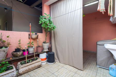 Casa à venda com 185m², 4 quartos e 2 vagasCasa 1 - Área de serviço