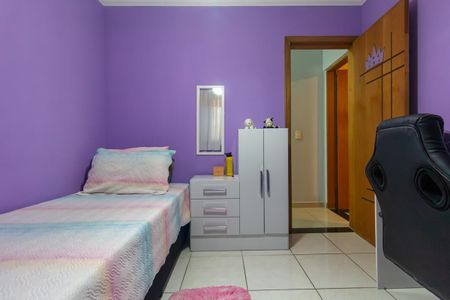 Casa à venda com 185m², 4 quartos e 2 vagasCasa 2 - Quarto 1