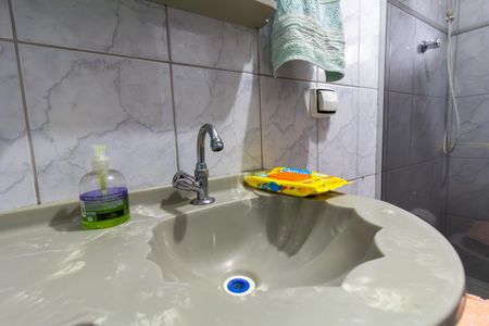 Casa à venda com 185m², 4 quartos e 2 vagasCasa 1 - Banheiro 2