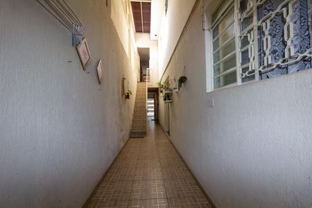 Casa à venda com 185m², 4 quartos e 2 vagasCorredor