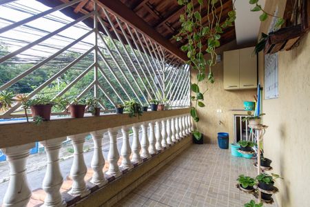 Casa à venda com 185m², 4 quartos e 2 vagasCasa 2 - Varanda