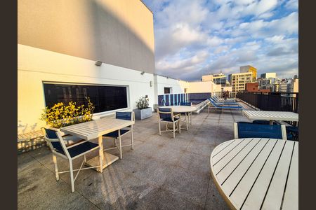 Apartamento à venda com 30m², 1 quarto e sem vaga Apartamento à venda com 30m², 1 quarto e sem vagaPiscina