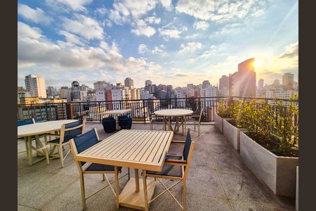 Apartamento à venda com 30m², 1 quarto e sem vaga Apartamento à venda com 30m², 1 quarto e sem vagaPiscina