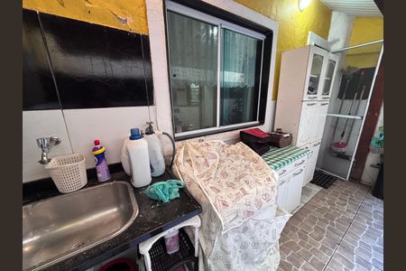 Casa de condomínio à venda com 135m², 3 quartos e 2 vagasÁrea de Serviço