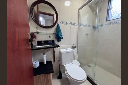 Casa de condomínio à venda com 135m², 3 quartos e 2 vagasBanheiro do Quarto 2