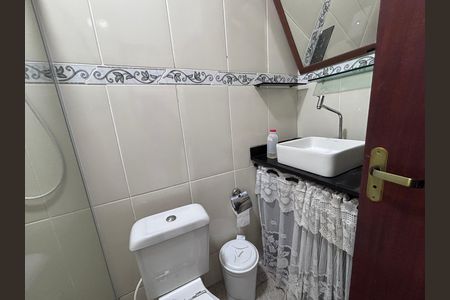 Casa de condomínio à venda com 135m², 3 quartos e 2 vagasBanheiro do Quarto 1