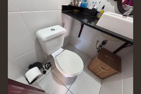 Casa de condomínio à venda com 135m², 3 quartos e 2 vagasBanheiro do Quarto 3
