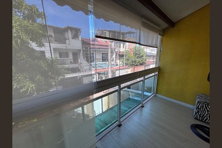 Casa de condomínio à venda com 135m², 3 quartos e 2 vagasVaranda