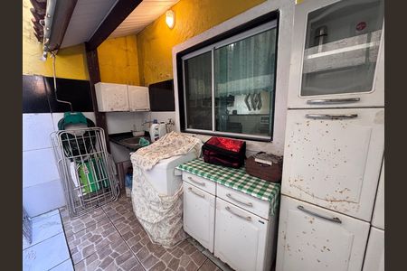 Casa de condomínio à venda com 135m², 3 quartos e 2 vagasÁrea de Serviço