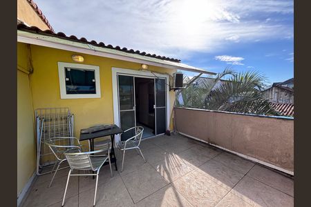 Casa de condomínio à venda com 135m², 3 quartos e 2 vagasÁrea externa