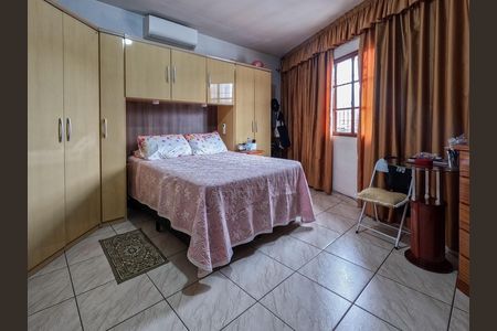Casa à venda com 136m², 2 quartos e 2 vagas
