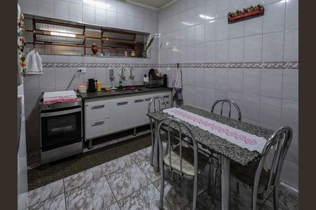 Casa à venda com 136m², 2 quartos e 2 vagas