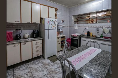 Casa à venda com 136m², 2 quartos e 2 vagas