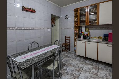 Casa à venda com 136m², 2 quartos e 2 vagas