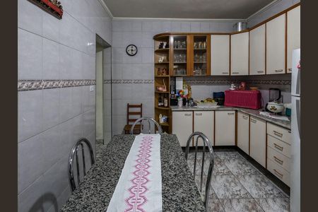 Casa à venda com 136m², 2 quartos e 2 vagas