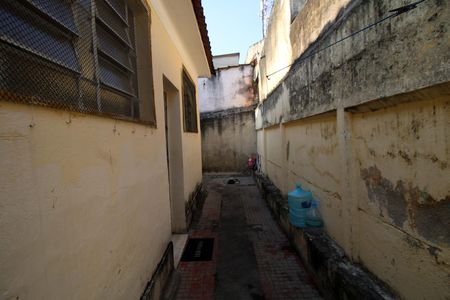 Casa à venda com 100m², 3 quartos e 3 vagasQuintal - fundos