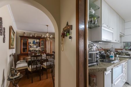 Apartamento à venda com 100m², 4 quartos e 2 vagas Apartamento à venda com 100m², 4 quartos e 2 vagasCozinha