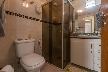 Apartamento à venda com 100m², 4 quartos e 2 vagas Apartamento à venda com 100m², 4 quartos e 2 vagasBanheiro Corredor