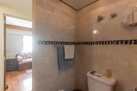 Apartamento à venda com 100m², 4 quartos e 2 vagas Apartamento à venda com 100m², 4 quartos e 2 vagasBanheiro Corredor