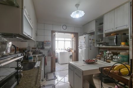 Apartamento à venda com 100m², 4 quartos e 2 vagas Apartamento à venda com 100m², 4 quartos e 2 vagasCozinha