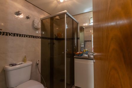 Apartamento à venda com 100m², 4 quartos e 2 vagas Apartamento à venda com 100m², 4 quartos e 2 vagasBanheiro Corredor