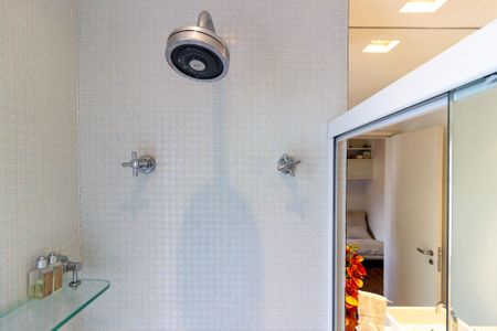 Apartamento para alugar com 80m², 2 quartos e 2 vagas Apartamento para alugar com 80m², 2 quartos e 2 vagasBanheiro da Suíte 1