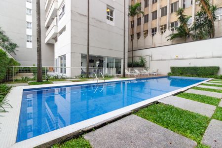 Apartamento para alugar com 80m², 2 quartos e 2 vagas Apartamento para alugar com 80m², 2 quartos e 2 vagasÁrea comum - Piscina