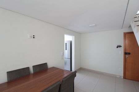 Sala de apartamento à venda com 2 quartos, 100m² em Candelária, Belo Horizonte