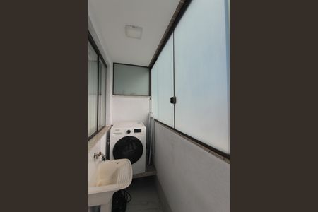 Apartamento à venda com 100m², 2 quartos e 1 vagaÁrea de Serviço