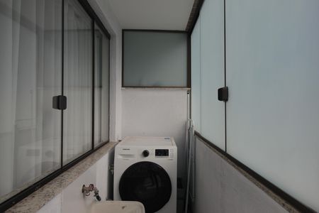 Apartamento à venda com 100m², 2 quartos e 1 vagaÁrea de Serviço