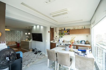 Apartamento à venda com 68m², 2 quartos e 2 vagas Apartamento à venda com 68m², 2 quartos e 2 vagasVaranda
