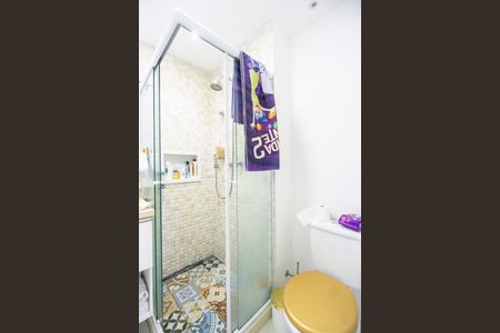 Apartamento à venda com 68m², 2 quartos e 2 vagas Apartamento à venda com 68m², 2 quartos e 2 vagasBanheiro social