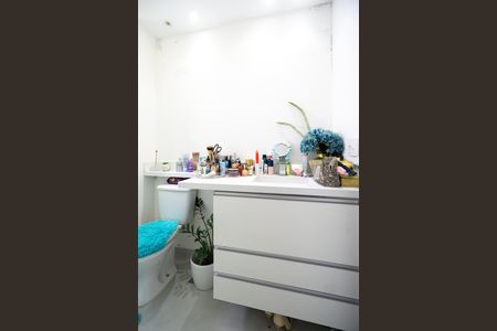 Apartamento à venda com 68m², 2 quartos e 2 vagas Apartamento à venda com 68m², 2 quartos e 2 vagasBanheiro da suíte