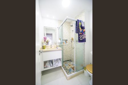 Apartamento à venda com 68m², 2 quartos e 2 vagas Apartamento à venda com 68m², 2 quartos e 2 vagasBanheiro social