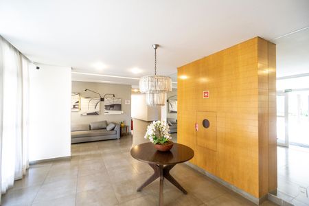 Apartamento à venda com 68m², 2 quartos e 2 vagas Apartamento à venda com 68m², 2 quartos e 2 vagasHall social