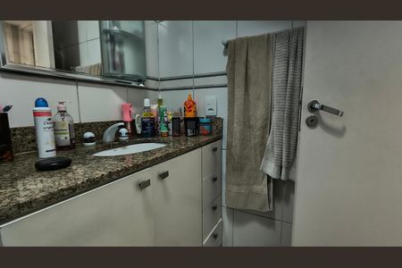 Apartamento à venda com 187m², 3 quartos e 3 vagas Apartamento à venda com 187m², 3 quartos e 3 vagasBanheiro Social