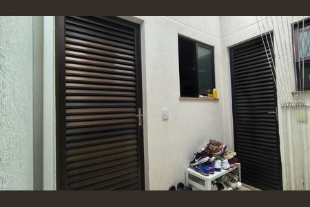 Apartamento à venda com 187m², 3 quartos e 3 vagas Apartamento à venda com 187m², 3 quartos e 3 vagasCozinha e Área de Serviço