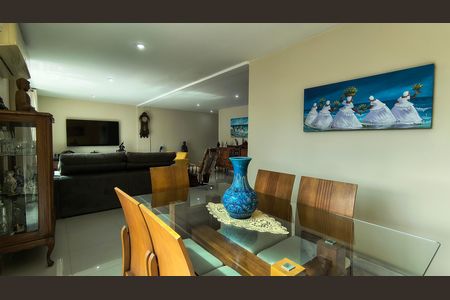 Apartamento à venda com 187m², 3 quartos e 3 vagas Apartamento à venda com 187m², 3 quartos e 3 vagasSala