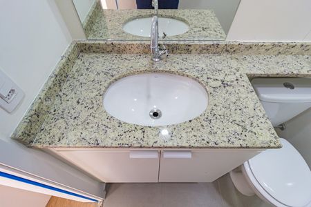 Apartamento para alugar com 38m², 2 quartos e sem vagaDetalhe - Banheiro