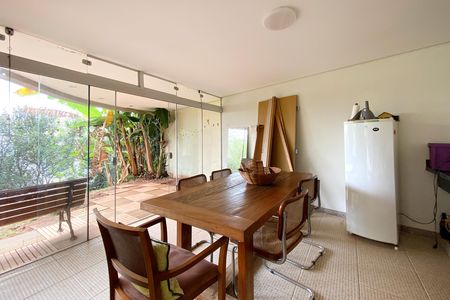 Casa à venda com 370m², 4 quartos e 4 vagas Casa à venda com 370m², 4 quartos e 4 vagasSala multiuso