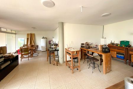 Casa à venda com 370m², 4 quartos e 4 vagas Casa à venda com 370m², 4 quartos e 4 vagasSala multiuso