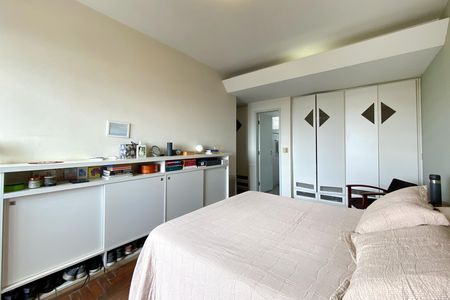 Casa à venda com 370m², 4 quartos e 4 vagas Casa à venda com 370m², 4 quartos e 4 vagasSuite 1